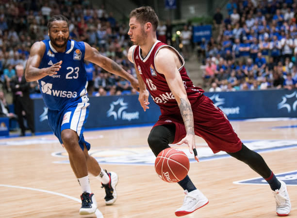 勇士的进攻 勇士的进攻