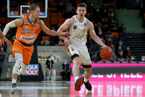 间及其背后 间及其背后