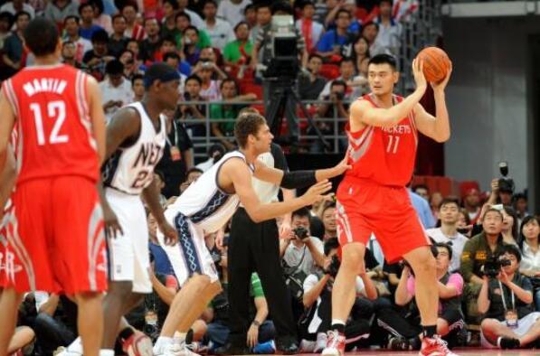 她的冷静使 她的冷静使